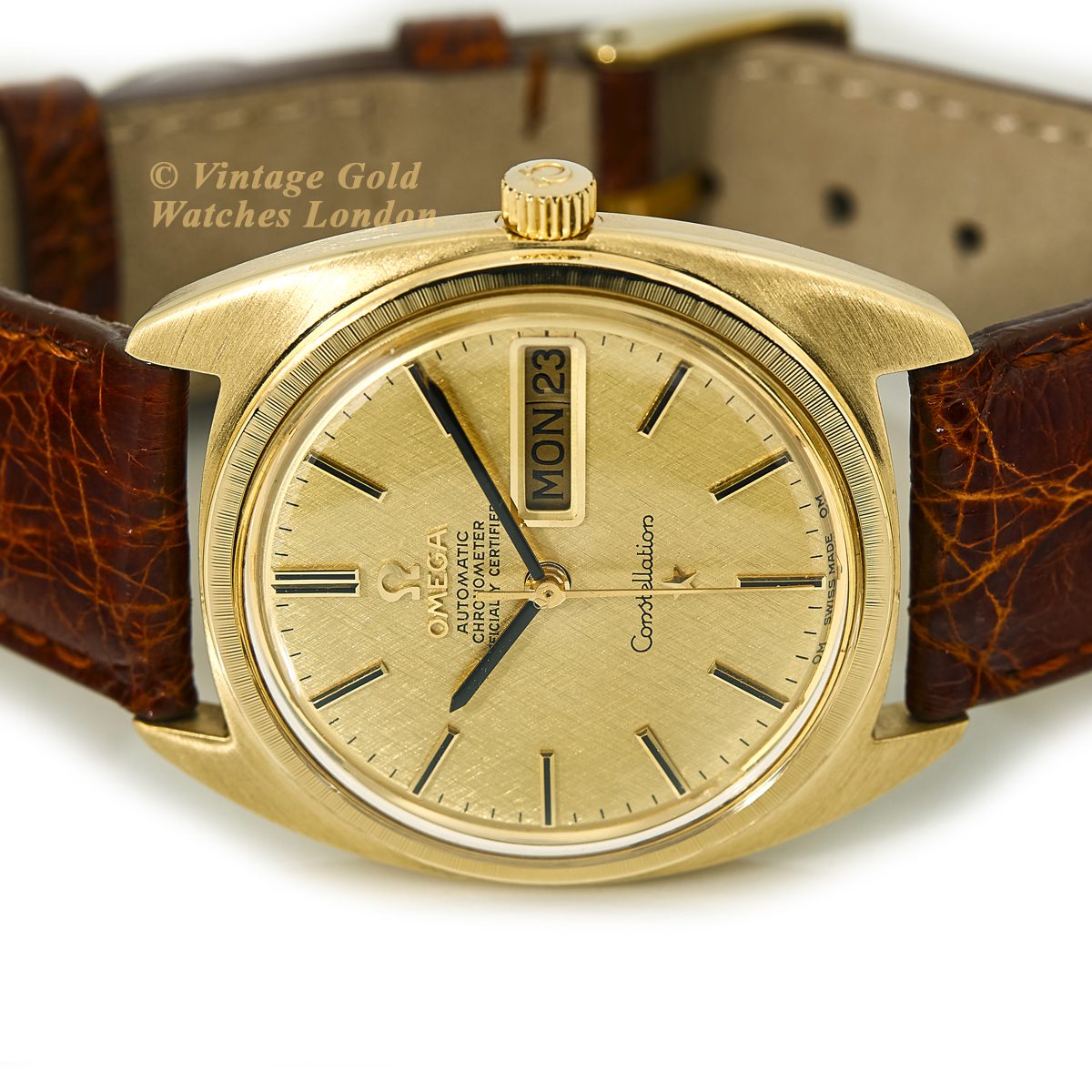 Omega Constellation 18ct Tonneau Cal.751 1970 | Vintage Gold Watches