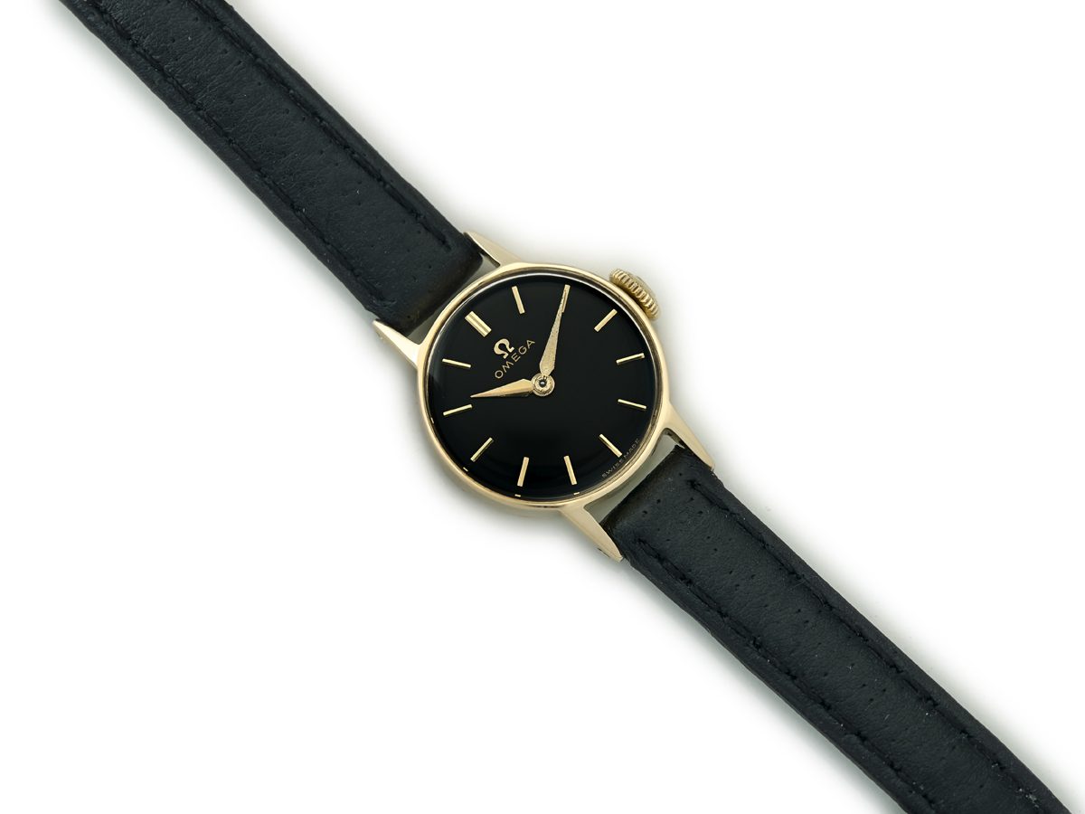 Omega black outlet dial watch